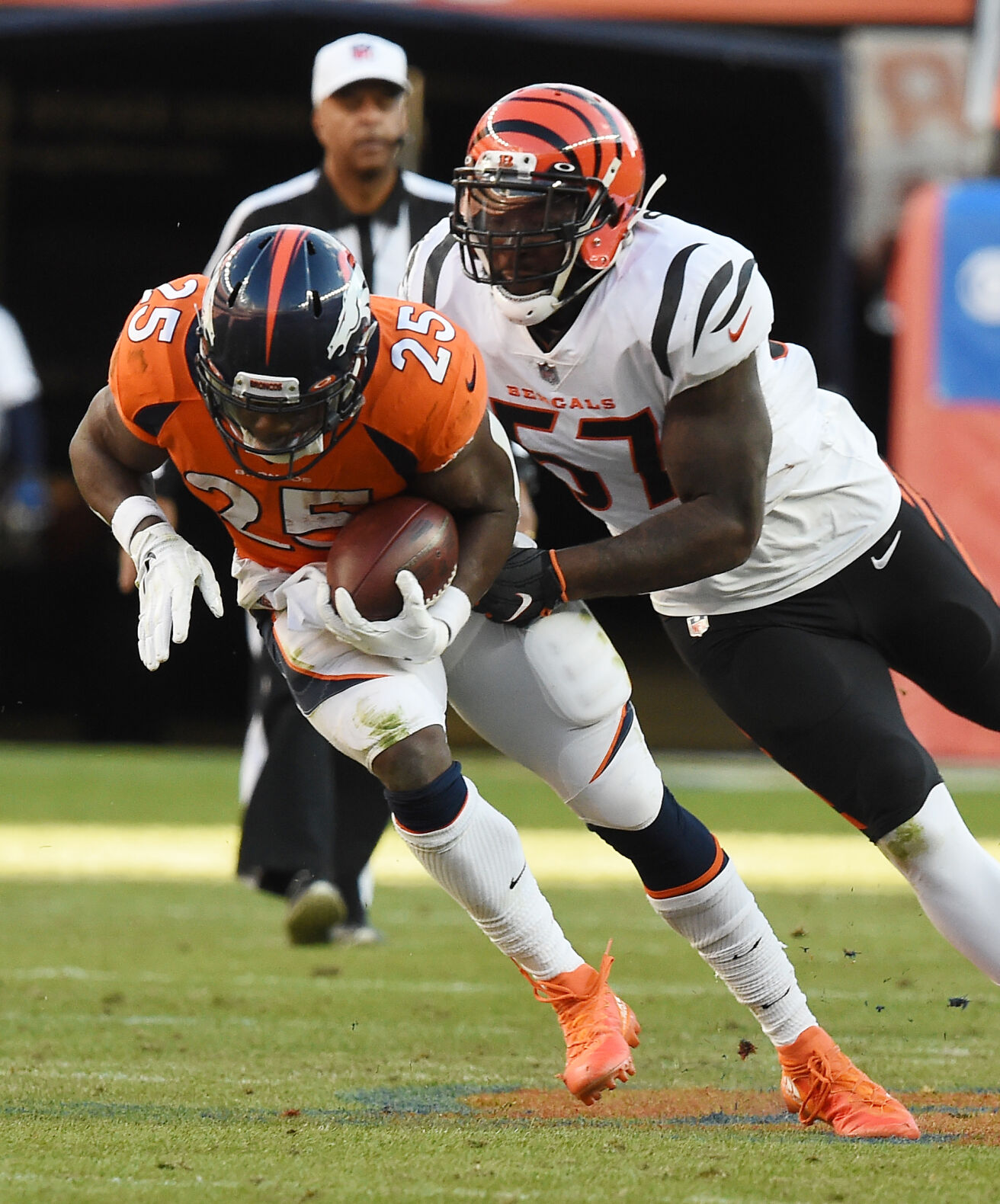 121921-s-dg-bengalsbroncos1200 .jpg